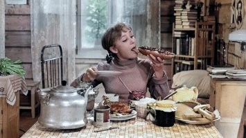 Кореянка испытала удивление, увидев, как готовят бутерброды в России
