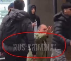 Что тут происходит? Во первых Britannia Hotel Birmingham New st. 146 - это вот никак не Берлин, но и это не главное - я один вижу водный знак? Обвел красным. Тут явно что-то с чем то перепуталось.