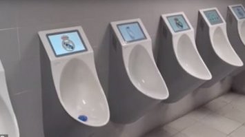 Видео из квартиры с видом на футбольное поле