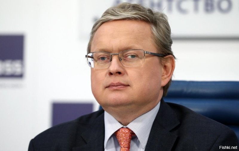 Вот нехорошо зла ближнему желать...Но депутатам, в частности пухлорылому Михаилу Делягину, хочется наколдовать полип в прямой кишке размером с испанский апельсин! Некчемный ублюдок!