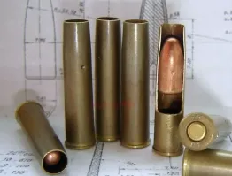 Ну пуля "нагана" не более тупоносая, чем пуля для ТТ. Странно что это в плюс автор решил записать. По-настоящему тупа пуля у "макарова".