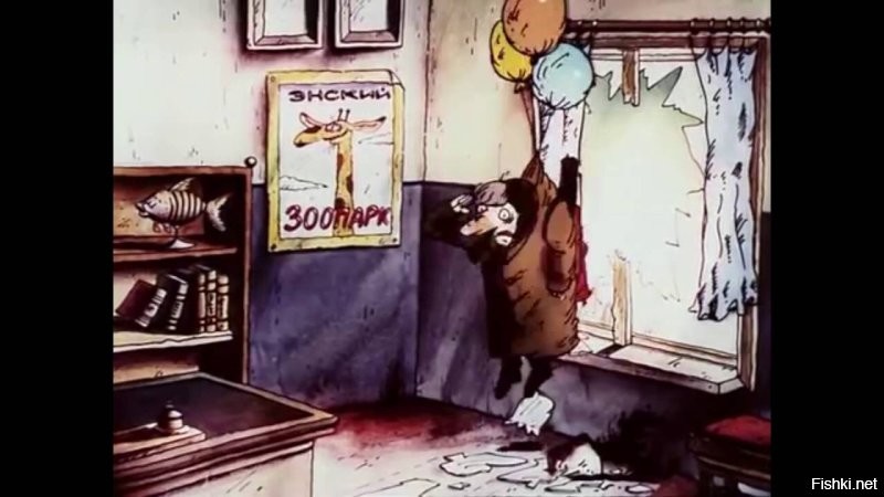 Дворник сорвался с крыши и повис на проводах