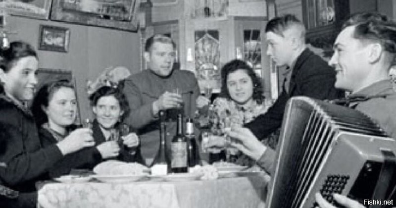 Выпьем за Родину, 
Выпьем за Сталина, 
Выпьем и снова нальем!