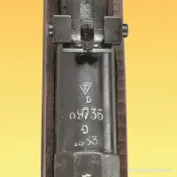 Первая собственная финская разработка – винтовка М/27
Эта винтовка была первой собственной финской разработкой. Хотя говорить об этом можно с некоторой натяжкой, поскольку была полностью заимствована вся система винтовки Мосина: ствольная коробка с затвором и магазином. Существуют её варианты, например, с двумя различными верхними кольцами или разными вариантами крепления ремня.
Винтовки производились фирмой Tikkakoski (клеймо буква «Т» в круге)   60 000 единиц.