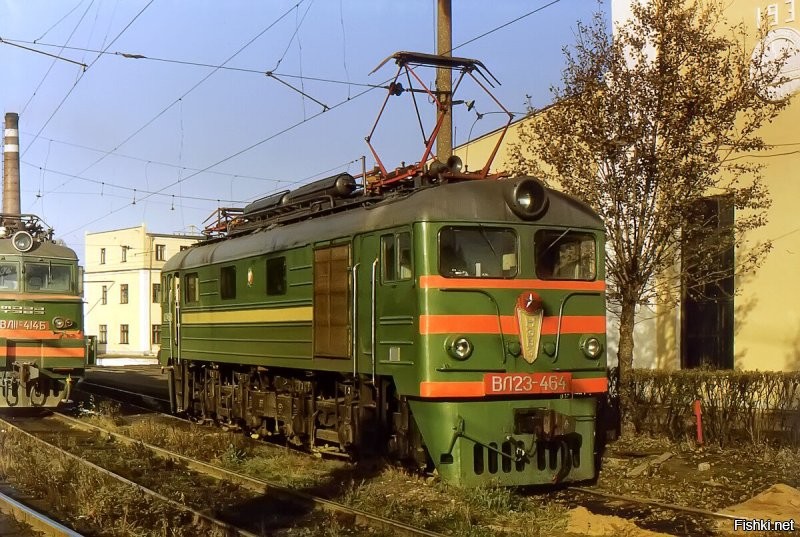 Слева от чебурашки в синем окрасе не вл 23.Вл 23 и Вл 8 я помню застал их.А вот за сокол не знал.Спасибо за дополнение