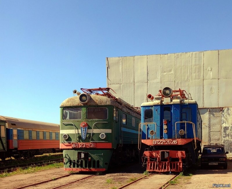 Всё разобрался вл22 синий,а вот рядом 23 на фото.