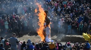 На Масленицу спалить к е@ням таких блохеров