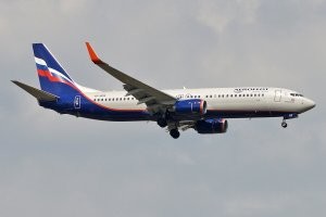 На 737-м два двигла...