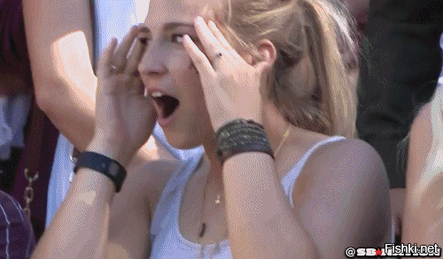 Блогерша выставила на аукцион свои старые импланты