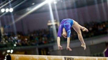 "в любом спорте" - Ты мужиков в упражнении на бревне видел, ну или на разновысоких брусьях? Не путай силовые виды с гимнастикой...