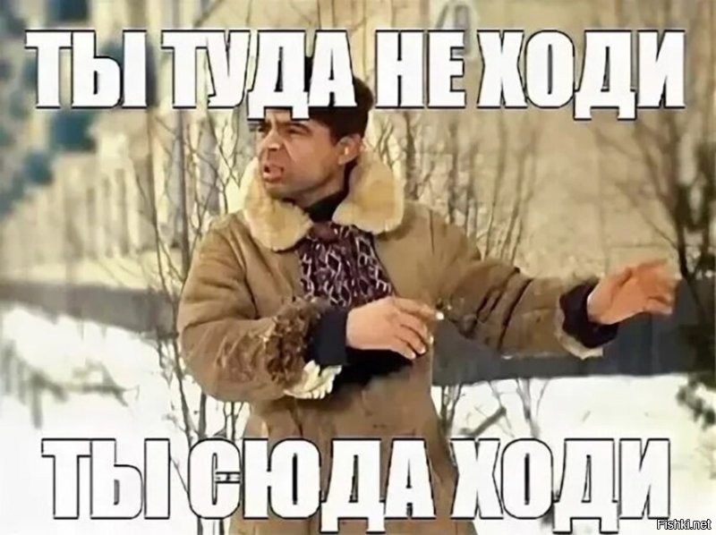 Женщина пострадала при падении наледи с крыши