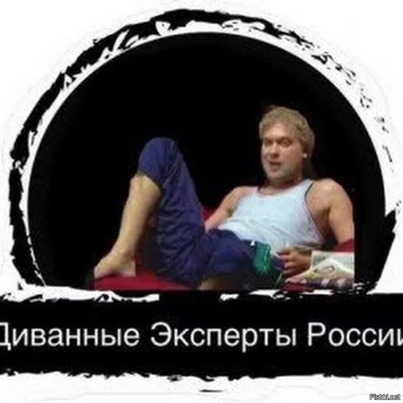 Женщина пострадала при падении наледи с крыши