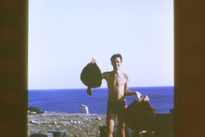 Мыс Тарханкут. Был я здесь. Примерно на этом месте у нас лагерь был. 1985-й год.