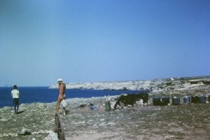 Мыс Тарханкут. Был я здесь. Примерно на этом месте у нас лагерь был. 1985-й год.