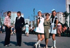 Эх... где мои шестнадцать лет). Помню с похожими школьницами зажигали