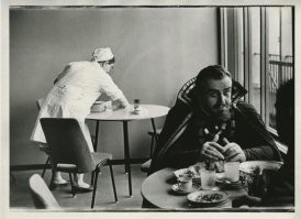 Виктор Ахломов
В кафе
Дата съемки: 1990-е
