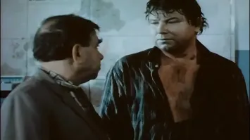 - Ты зачем туда попёр?! Мост же есть!
- Попробовать хотел...
- Чего попробовать?!
- Перемахнуть...
- Так ведь мост же есть!
- Есть...
- Ну!!!