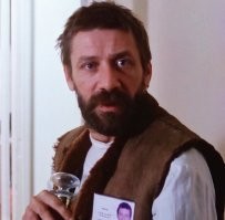 "Вы такого маленького, в шапке ушанке, не видели? Встретишь приведи - это мой!"