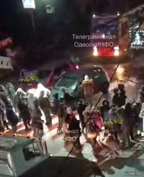 23 февраля 2026, 21:26 



Жители Одессы перекрыли дороги из-за отключения электричества



Жители Одессы перекрыли дорогу в знак протеста против отсутствия электричества



В Одессе произошла акция протеста с перекрытием дорог после длительных отключений электроэнергии в жилых районах города.
Украинское издание Страна.ua сообщило, что жители Одессы вновь перекрыли дороги в знак протеста против отсутствия электричества.

В Telegram-канале издания опубликовано сообщение: «В Одессе местные жители снова перекрыли дороги в знак протеста против отсутствия электричества».

Акции протеста и блокировки дорог стали регулярной реакцией на длительные отключения света, которые продолжаются на Украине последние недели, передает РИА «Новости».

Ранее, 20 февраля, издание также писало о том, что в Одессе уже происходили подобные протестные акции, вызванные проблемами с электроснабжением. Министр энергетики и первый вице-премьер Денис Шмыгаль в январе обвинил Россию в чрезвычайном положении украинской энергетике. Директор компании Yasno Сергей Коваленко отвечал на жалобы, что отключения электричества будут продолжаться до победы над Россией.



Ранее жители Одессы также перекрывали дороги из-за массового отключения электроэнергии.
 

Украинцы, требуйте от киевской хунты прекратить войну и будет вам свет, вода и тепло...