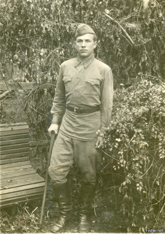 «На память сестры Тани от брата Лёши». 16 октября 1941г.