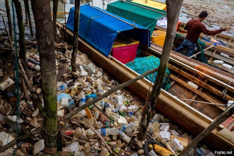 Ржавый металл значит портит имидж страны и отпугивает туристов, а вот реки мусора, конечно привлекают туристов?