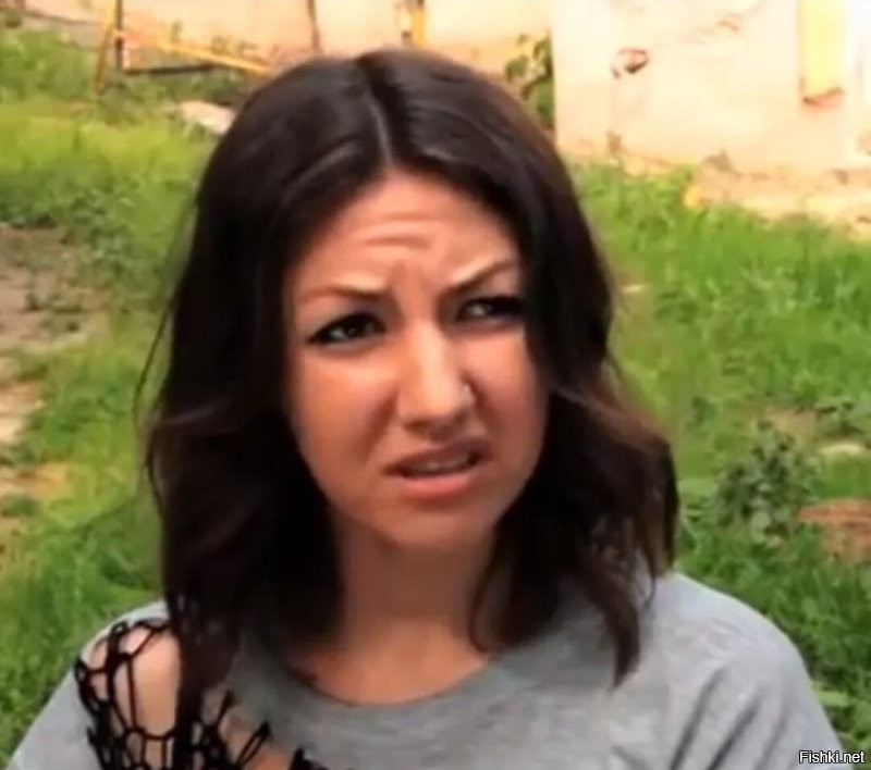 Жесть теплопроводнее глиняной черепицы в обе стороны.