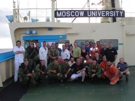 А вот вам фото от участника событий на "Московском университете". 
Фото Не моё. Но наши люди там были. Морпехи. И это не байка.