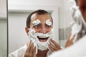 Ну и чё? Ограничили... Моя купила носки и шампунь. А мне как раз нужна была пена для бритья!