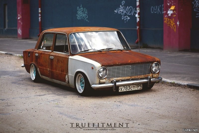 Ratlook, новая модная фишка. Пришло к нам с Запада, но на Жигулях такой стайлинг смотрится вполне органично. Даже не всегда очевидно, тюнинг это или просто во дворе стоит 40 лет