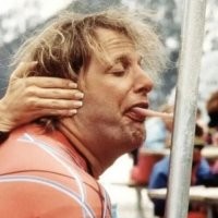 Мужчина полизал лёд Невы