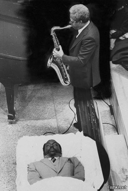 а потом опять саксофон пригодится...