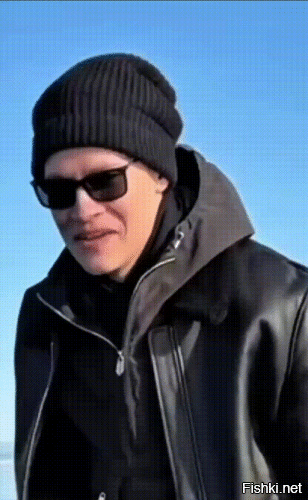 Мужчина полизал лёд Невы