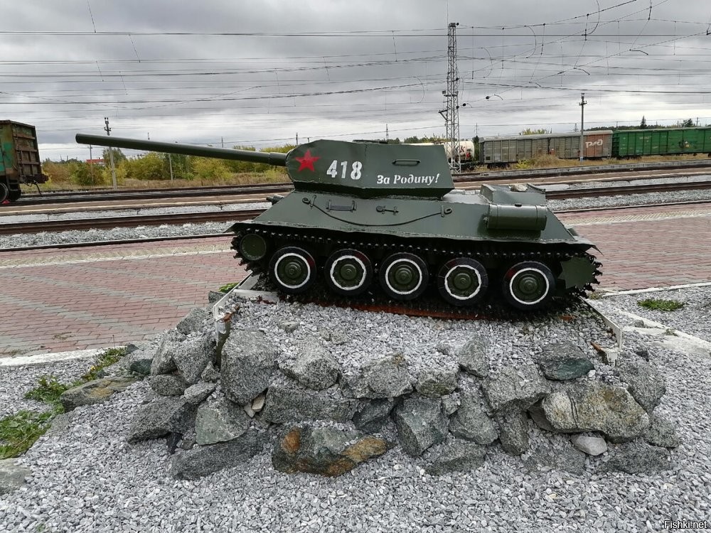 Это скорее вольная импровизация на тему танк Т-34.