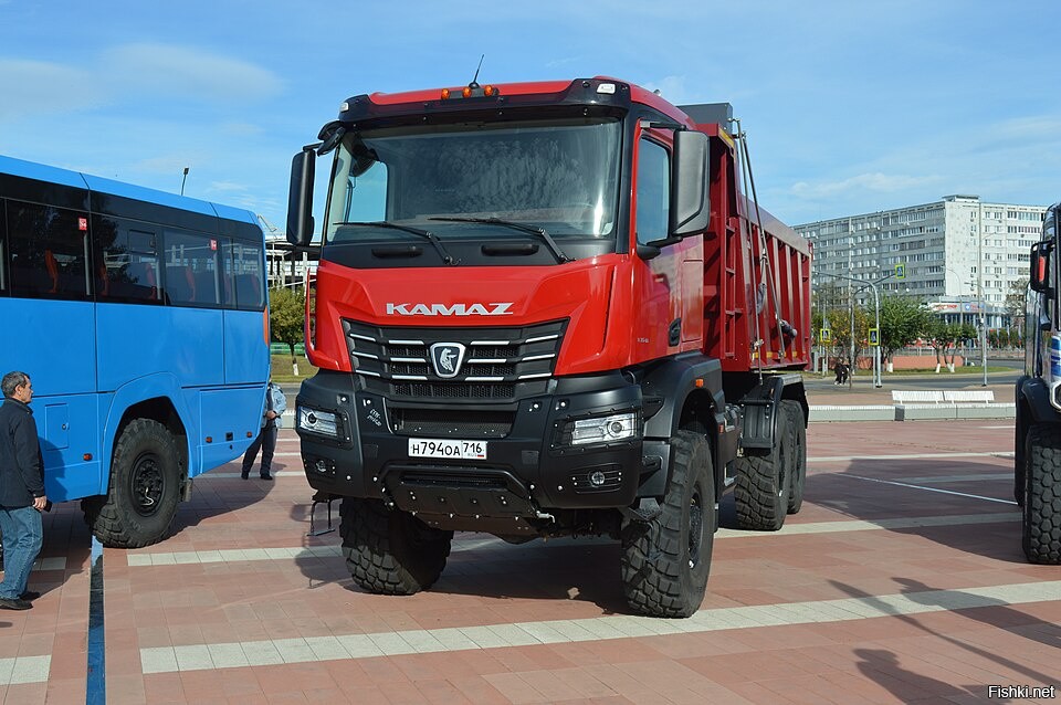 У нас осваивают уже пятое поколение тяжёлых самосвалов.
Похвастайся своими королевскими технолоджи, засеря.