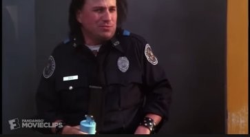 Мужчина неоднократно травил соседей аэрозолем от насекомых