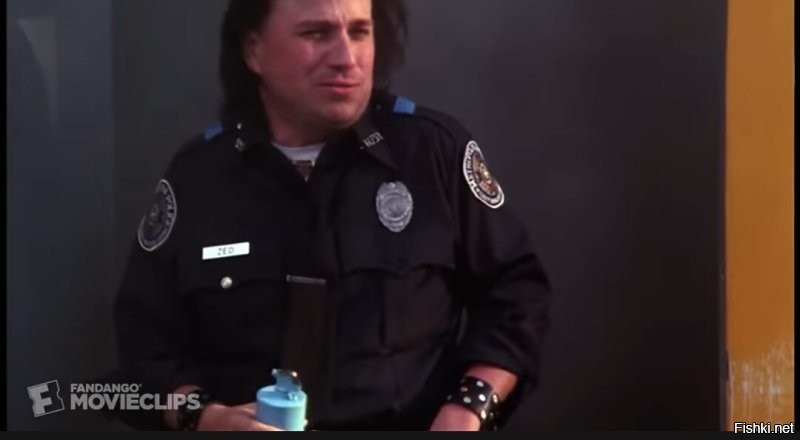 Мужчина неоднократно травил соседей аэрозолем от насекомых