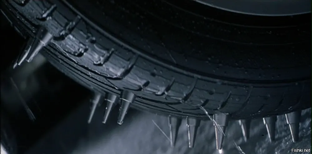 Чёт мне напомнило астон мартин из фильма умри но не сейчас там вот такие щипы были )