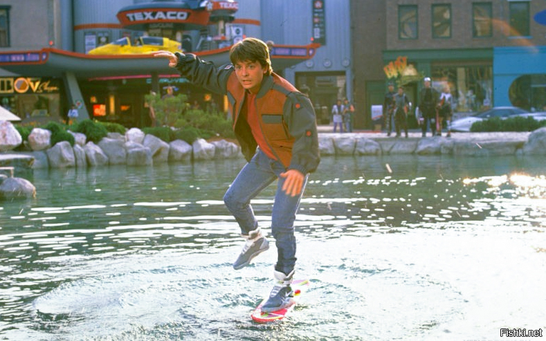 Эта херня над водой не зависнет. По пояс провалится и водой зальет .
Но джакузи получится знатное на пару секунд!