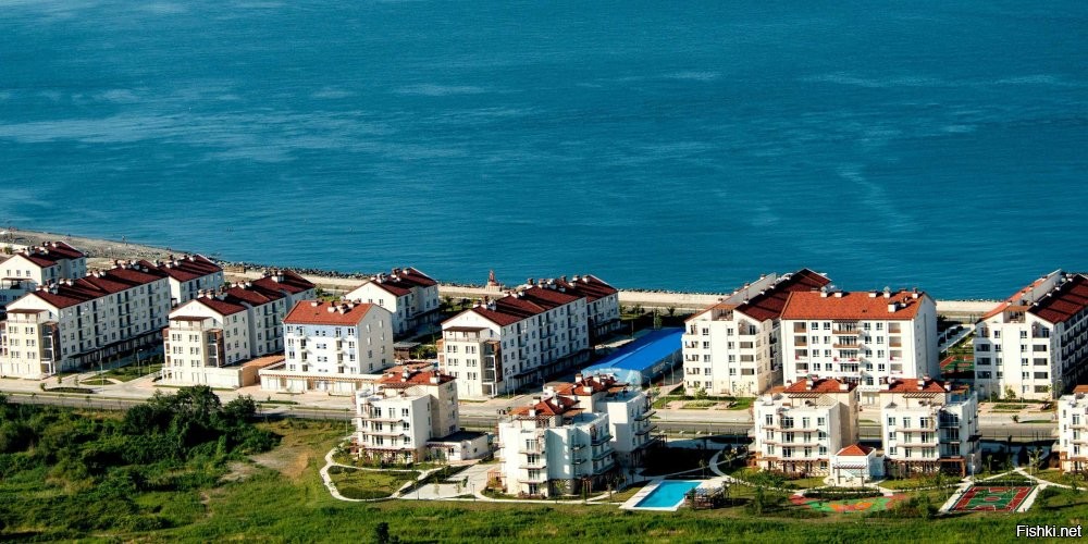 В Адлере так и не смогли столько вагончиков найти.  Понастроили чего попало.)))