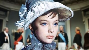 У Бондарчука играла Людмила Савельева. Да и Одри Хепберн...