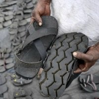 Магазин на Шри‑Ланке позволяет собрать свои идеальные шлёпанцы