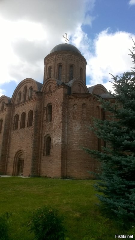 Святая София  Киев И Храм домонгольского периода в Смоленске.