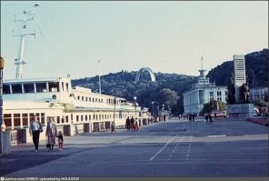 Киев. Речной вокзал. Когда-то там ходили корабли, метеоры и Ракеты. Сейчас всё заброшено