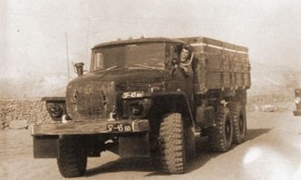 А лучше всего такой.
Если что, то это бревно прикрученное к бамперу. Афганский вариант.