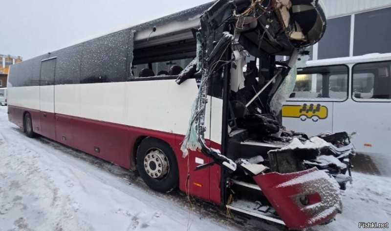 У нас 18 февраля 36 летний индус в сильной степени наркотического опьянения на фуре выехал на главную и спровоцировал аварию, много пострадавших, а водителю автобуса (как ещё живой оказался) ампутировали ноги!