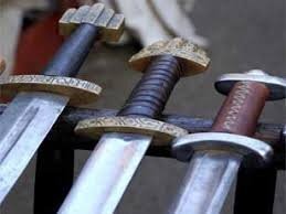 В чем проблема? Полно фильмов про викингов.