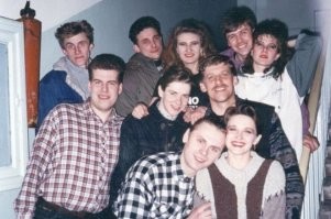 Я среди этой молодёжи узнал трёх детей лейтенанта Шмидта.
