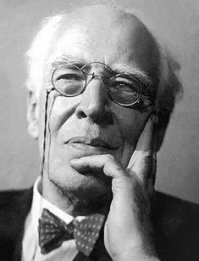 Студенткам МГИМО подарили браслеты Cartier на 8 марта