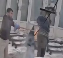 Обратите внимание, сначала там был не пожарный. 
Но потом, очень быстро, он исчез. 

А всё по тому, что без каски работал!