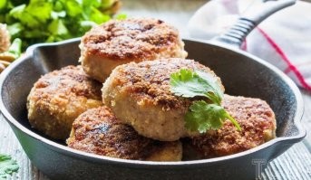 Фантазии КУ-КУлинаров по теме " не важно, что ешь – главное сколько платишь. Впрочем, на вкус и цвет все "фломастеры" разные...)))
Лично я предпочитаю домашнюю классику (и  для аппетита... соответствено, ну, Вы понимаете...)